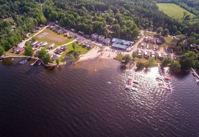 Welcome to McCreary’s Beach Resort on Mississippi Lake